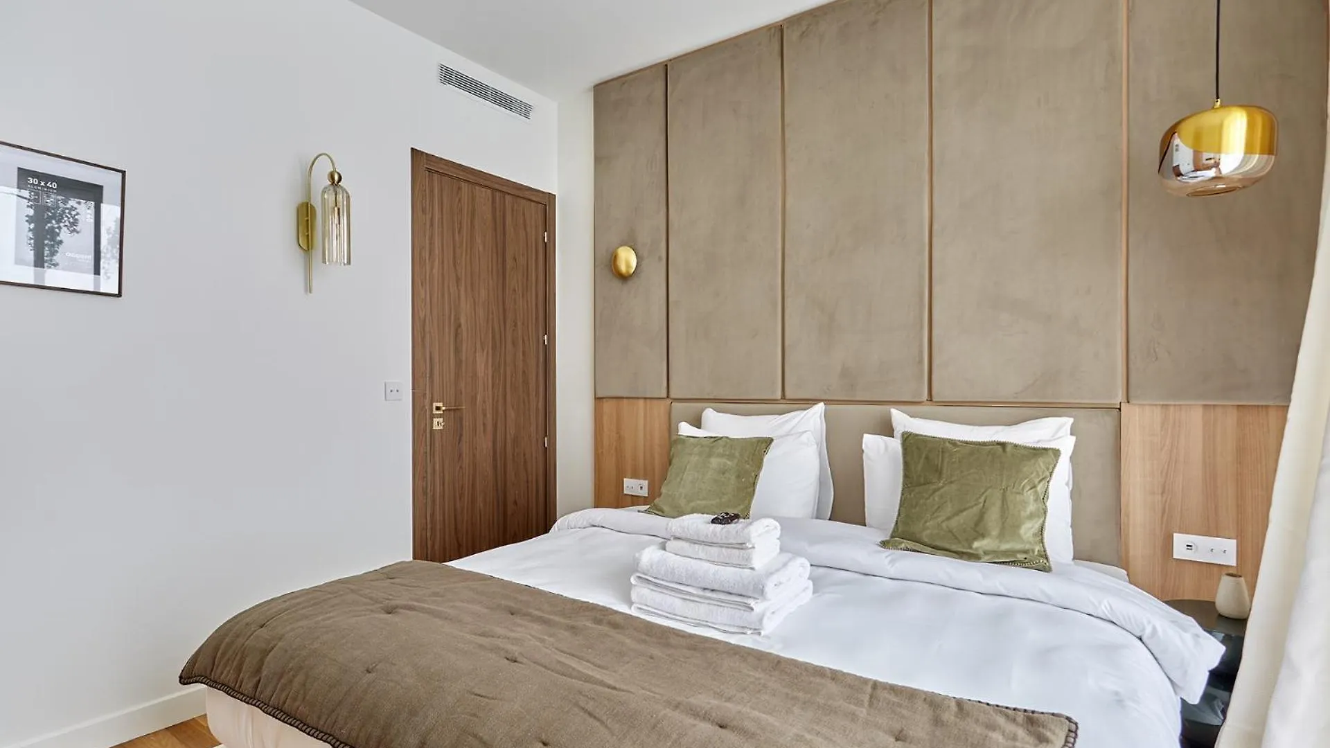 Exceptional 3 Bedrooms Heart Of By Prestige Apartment Paris